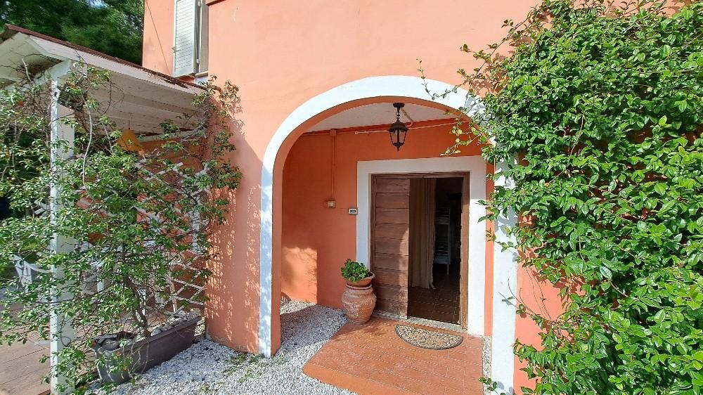 Immagine 3 di Casa indipendente in vendita  a San Giuliano Terme