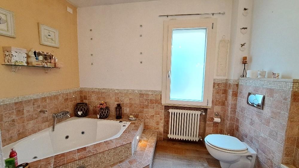 Immagine 25 di Casa indipendente in vendita  a San Giuliano Terme