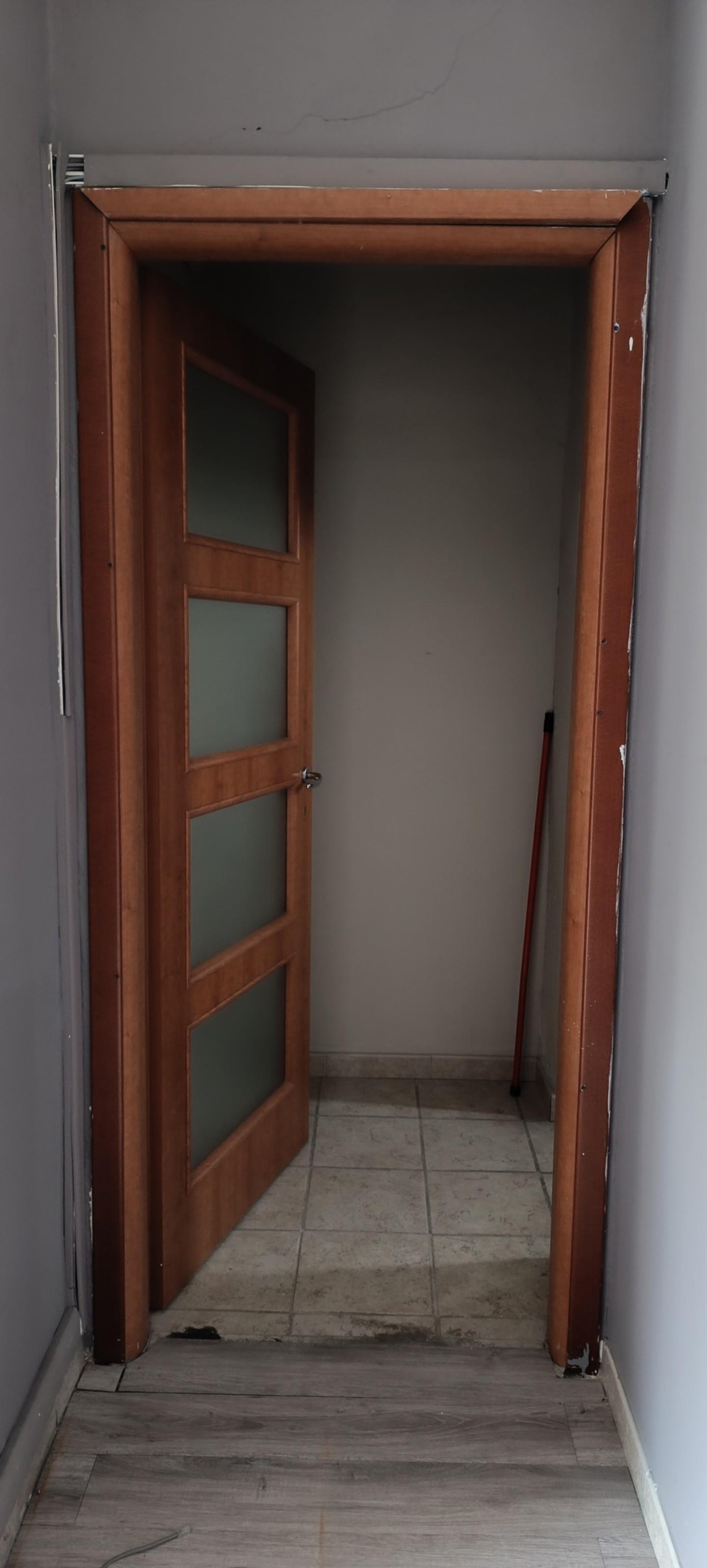 Immagine 9 di Locale commerciale in vendita  a Carrara