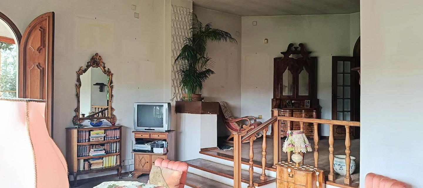 Immagine 9 di Villa in vendita  a San Giuliano Terme