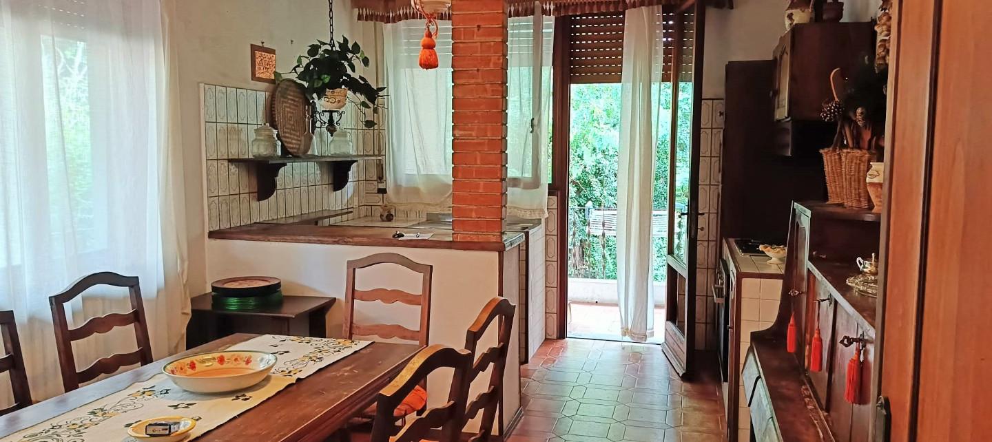 Immagine 14 di Villa in vendita  a San Giuliano Terme