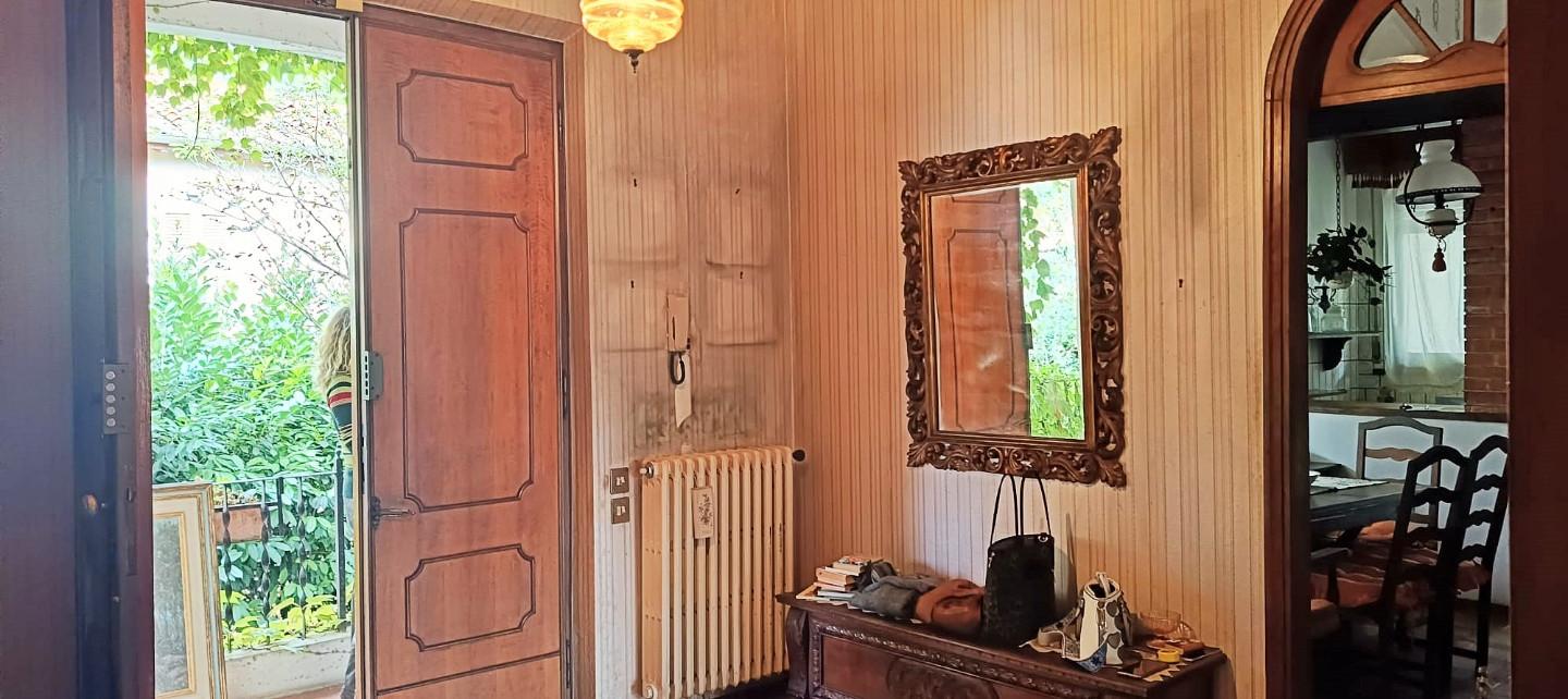 Immagine 17 di Villa in vendita  a San Giuliano Terme