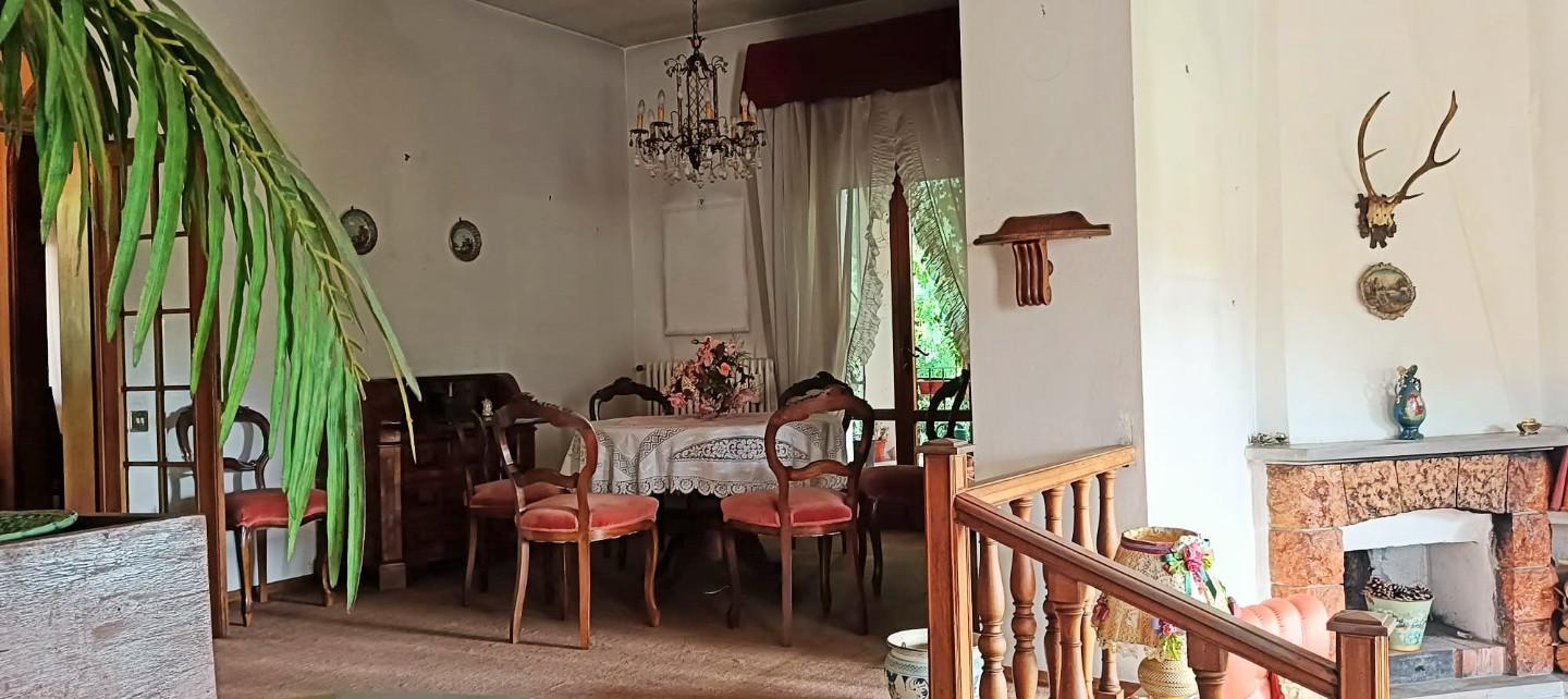 Immagine 10 di Villa in vendita  a San Giuliano Terme