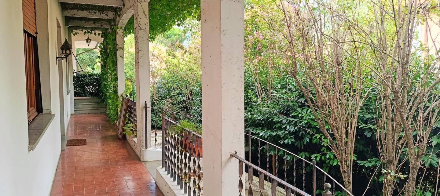 Immagine 39 di Villa in vendita  a San Giuliano Terme