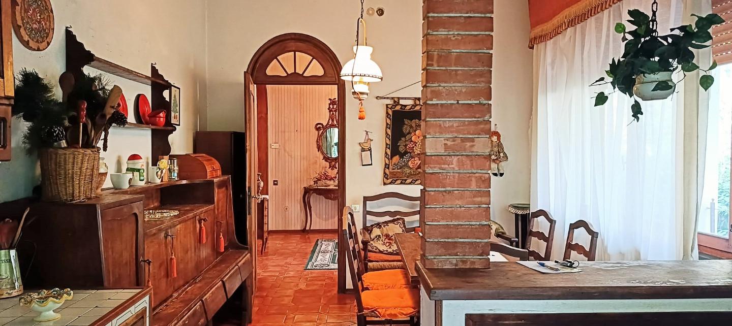 Immagine 12 di Villa in vendita  a San Giuliano Terme