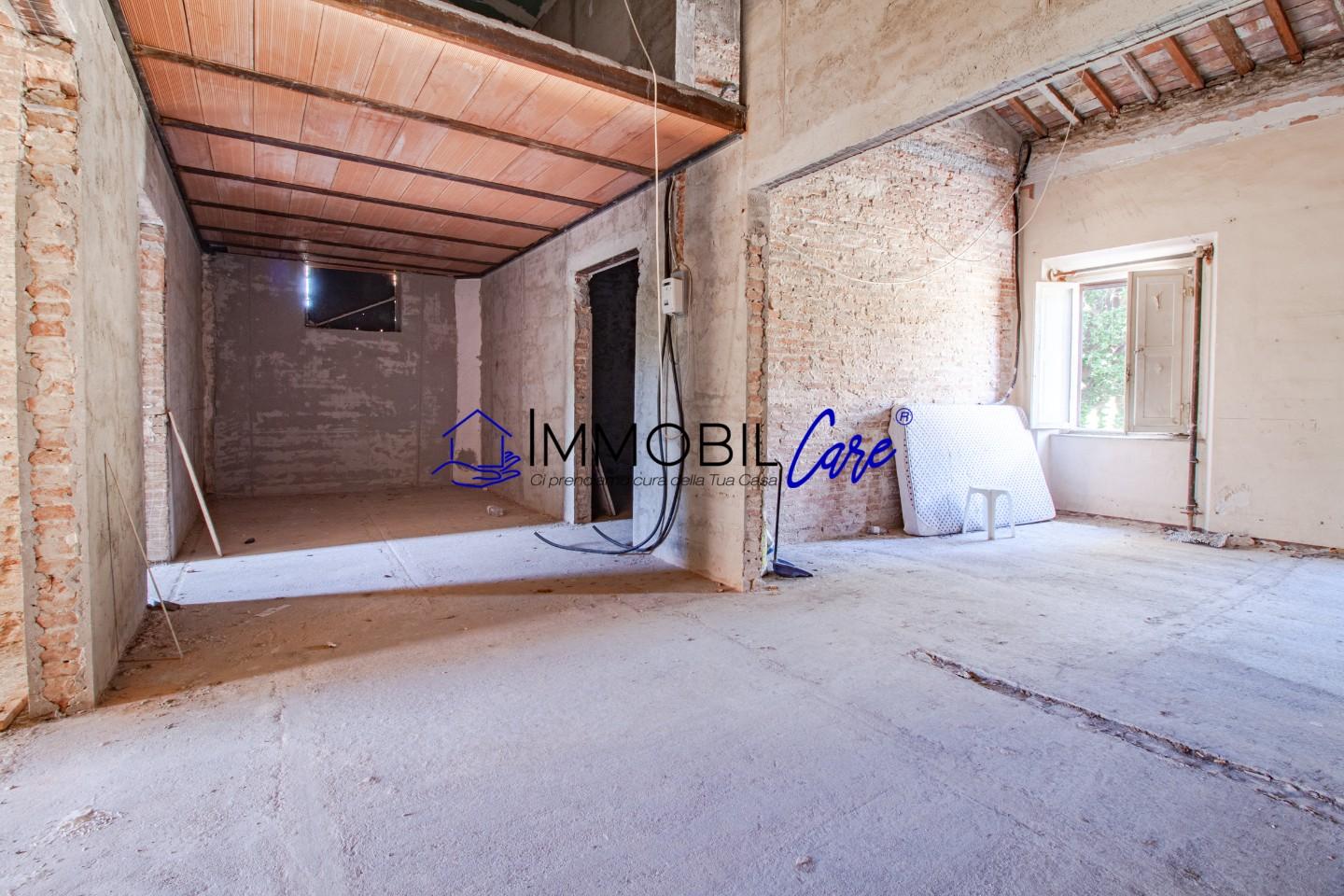 Immagine 1 di Appartamento in vendita  a Livorno