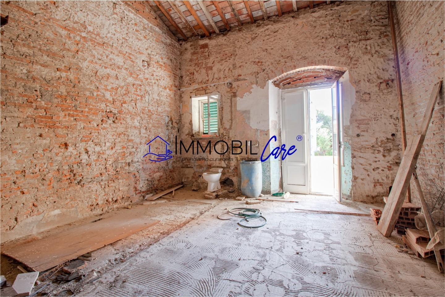 Immagine 7 di Appartamento in vendita  a Livorno