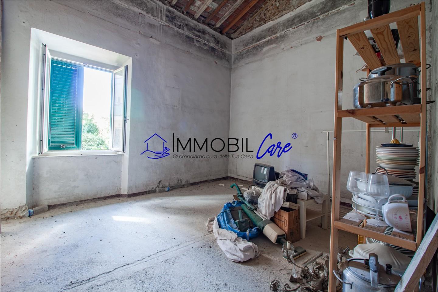 Immagine 9 di Appartamento in vendita  a Livorno