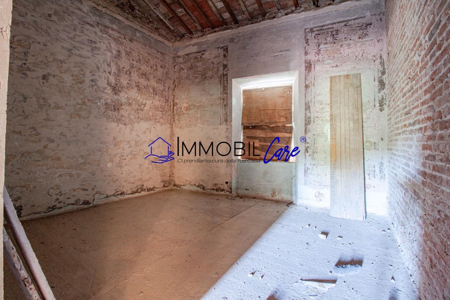 Immagine 12 di Appartamento in vendita  a Livorno