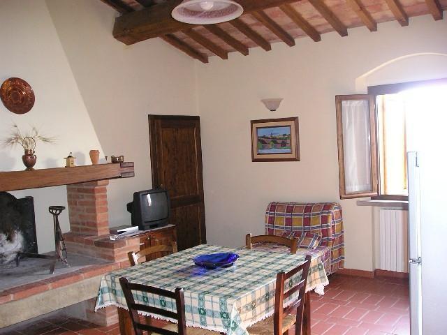 Immagine 9 di Casa colonica in vendita  a Terricciola