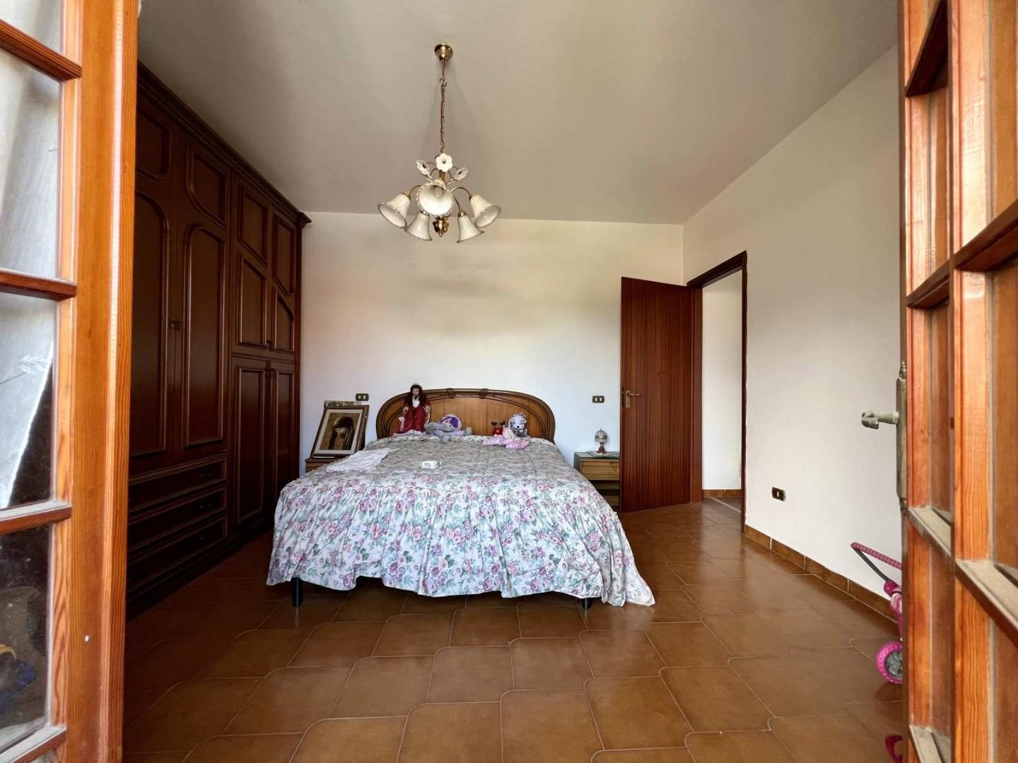 Immagine 17 di Casa bifamiliare in vendita  a Massa