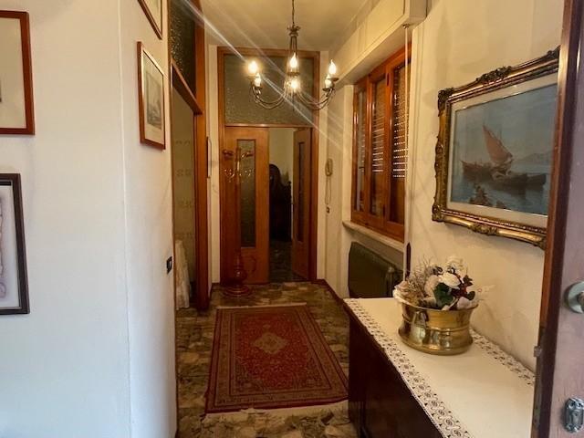 Immagine 3 di Casa semindipendente in vendita  a Massa