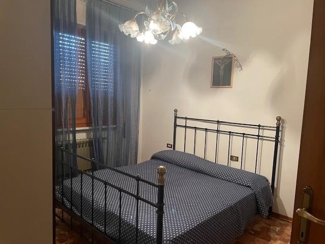 Immagine 13 di Casa semindipendente in vendita  a Massa
