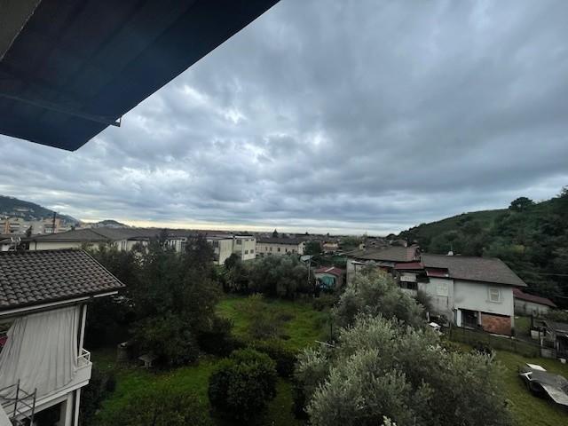 Immagine 53 di Casa semindipendente in vendita  a Massa