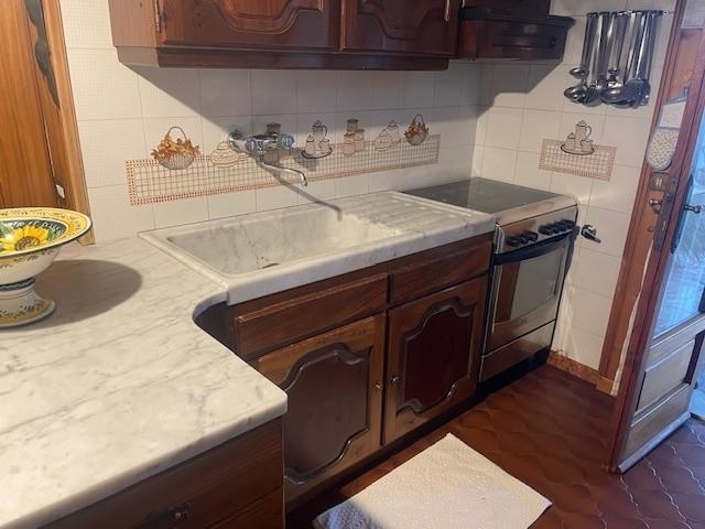 Immagine 39 di Casa semindipendente in vendita  a Massa