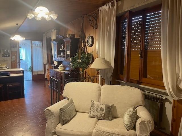 Immagine 35 di Casa semindipendente in vendita  a Massa