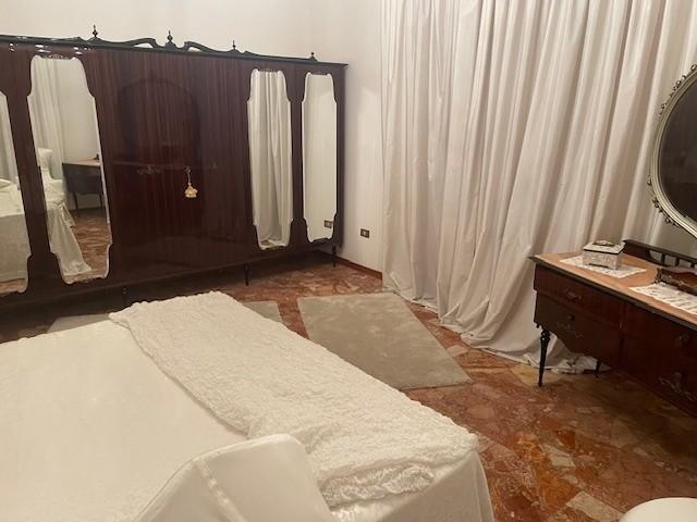 Immagine 19 di Casa semindipendente in vendita  a Massa