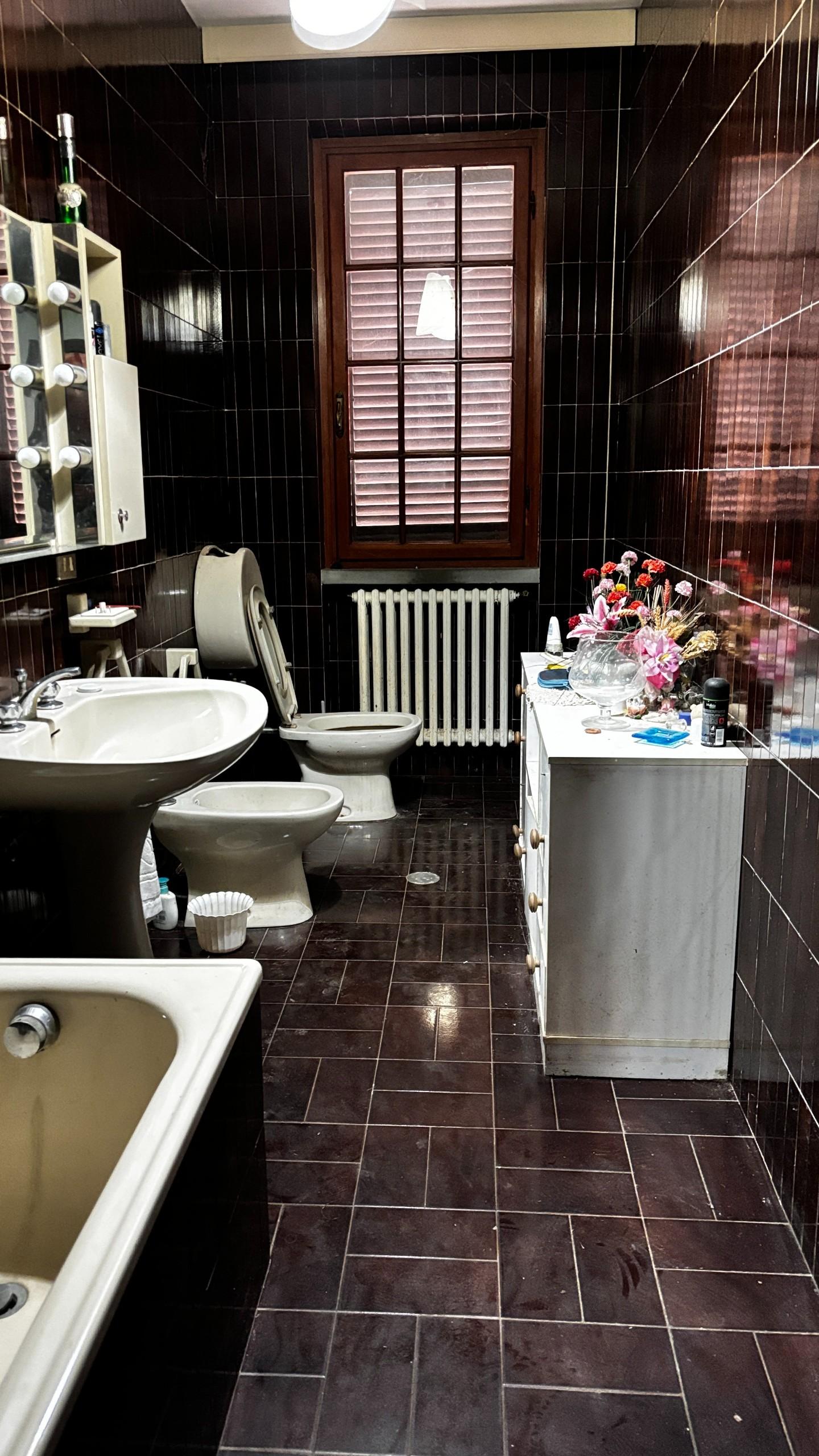 Immagine 19 di Villa in vendita  a Cascina