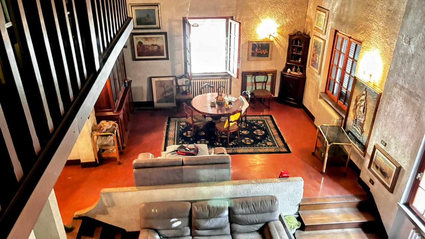 Immagine 7 di Villa in vendita  a Cascina