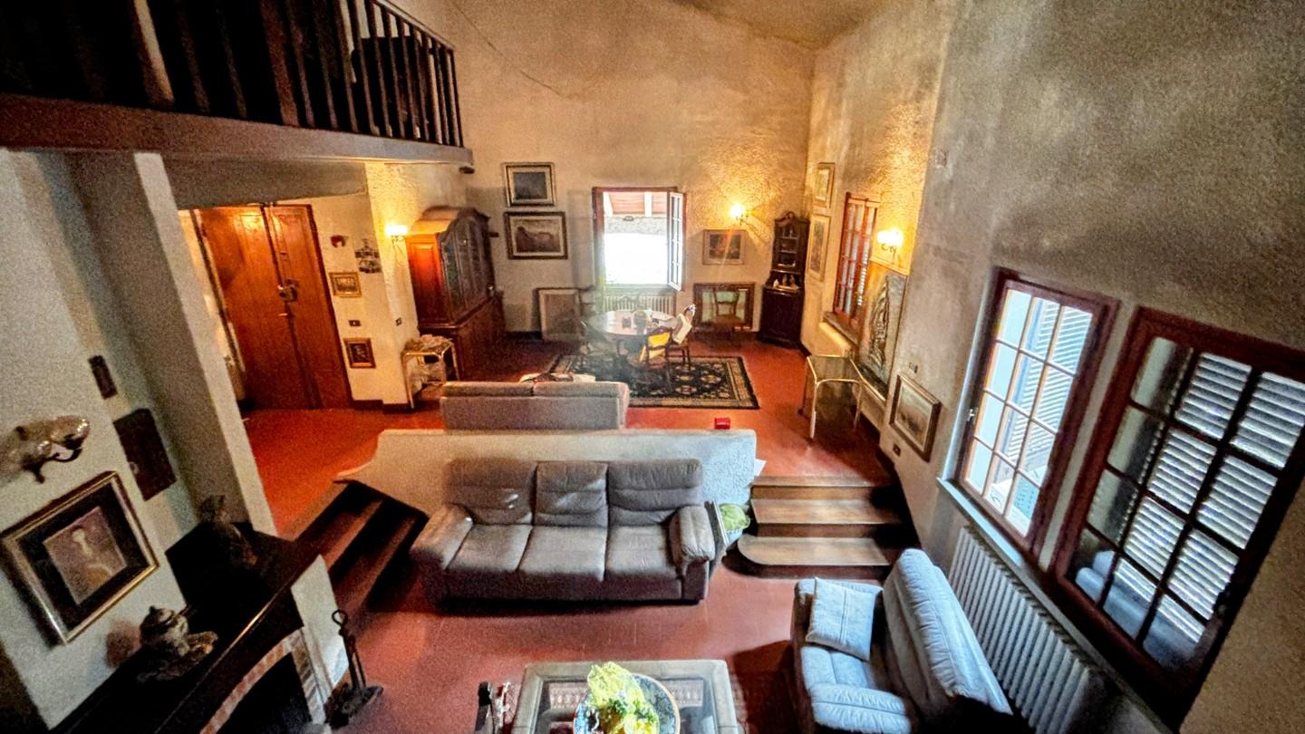 Immagine 3 di Villa in vendita  a Cascina