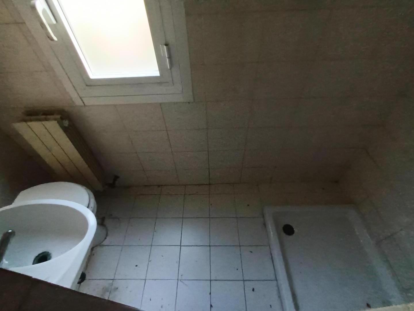 Immagine 3 di Ufficio in vendita  a Lucca