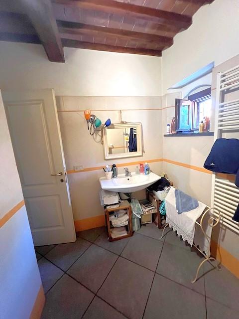 Immagine 9 di Rustico / casale in vendita  a Cascina