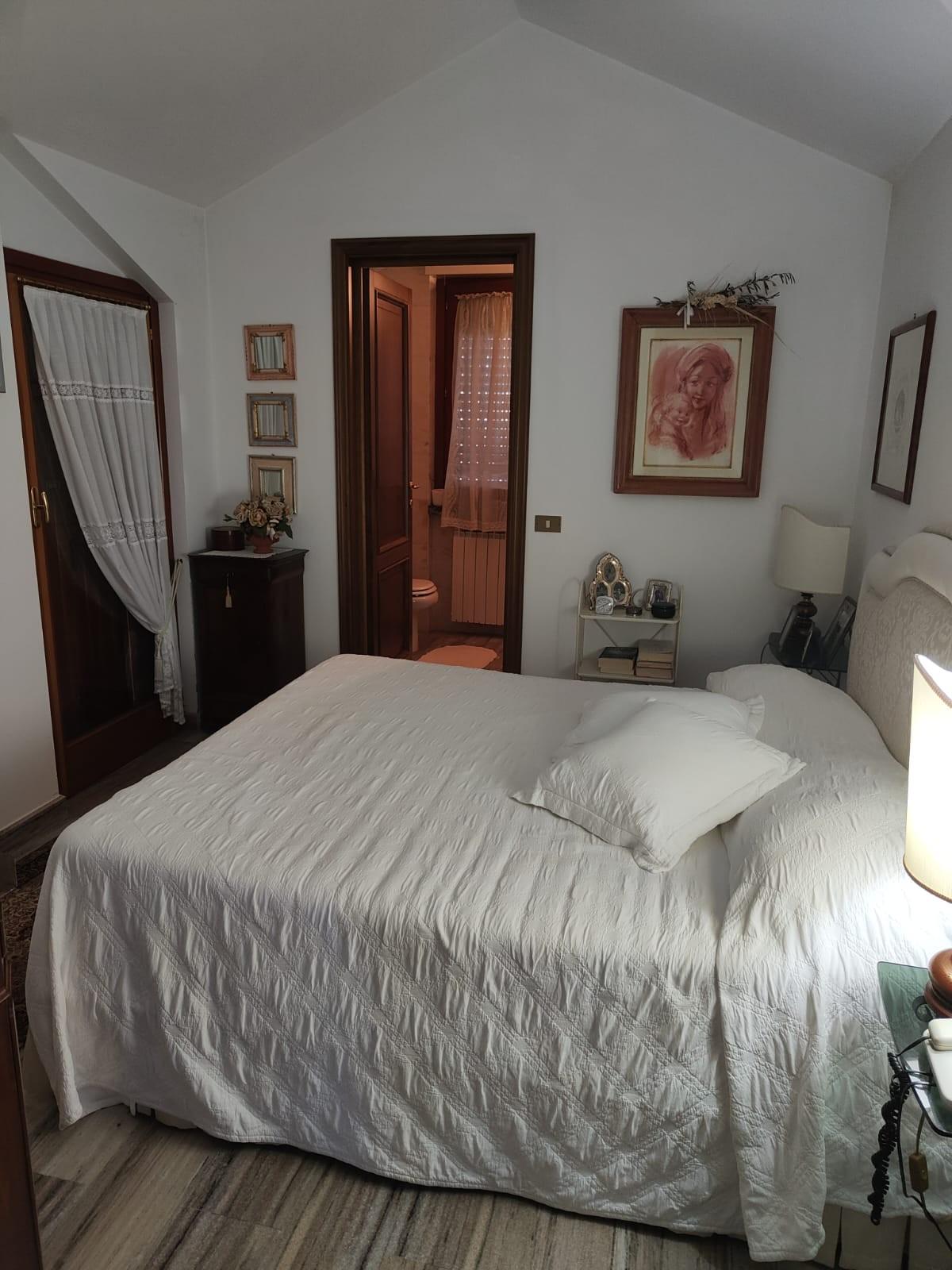 Immagine 15 di Appartamento in vendita  a Carrara