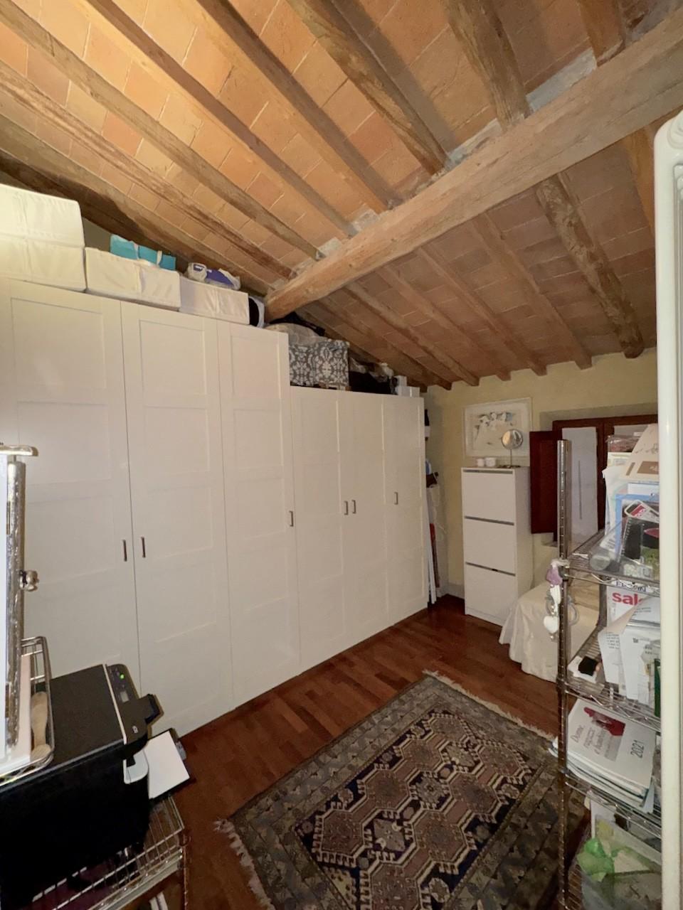 Immagine 36 di Terratetto in vendita  a Calci