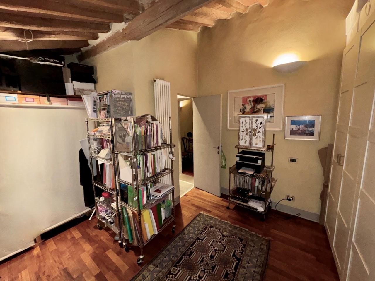 Immagine 35 di Terratetto in vendita  a Calci