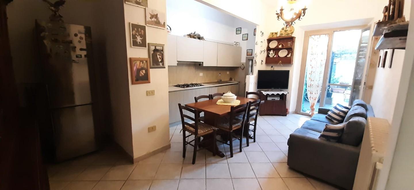 Immagine 3 di Appartamento in vendita  a Cecina