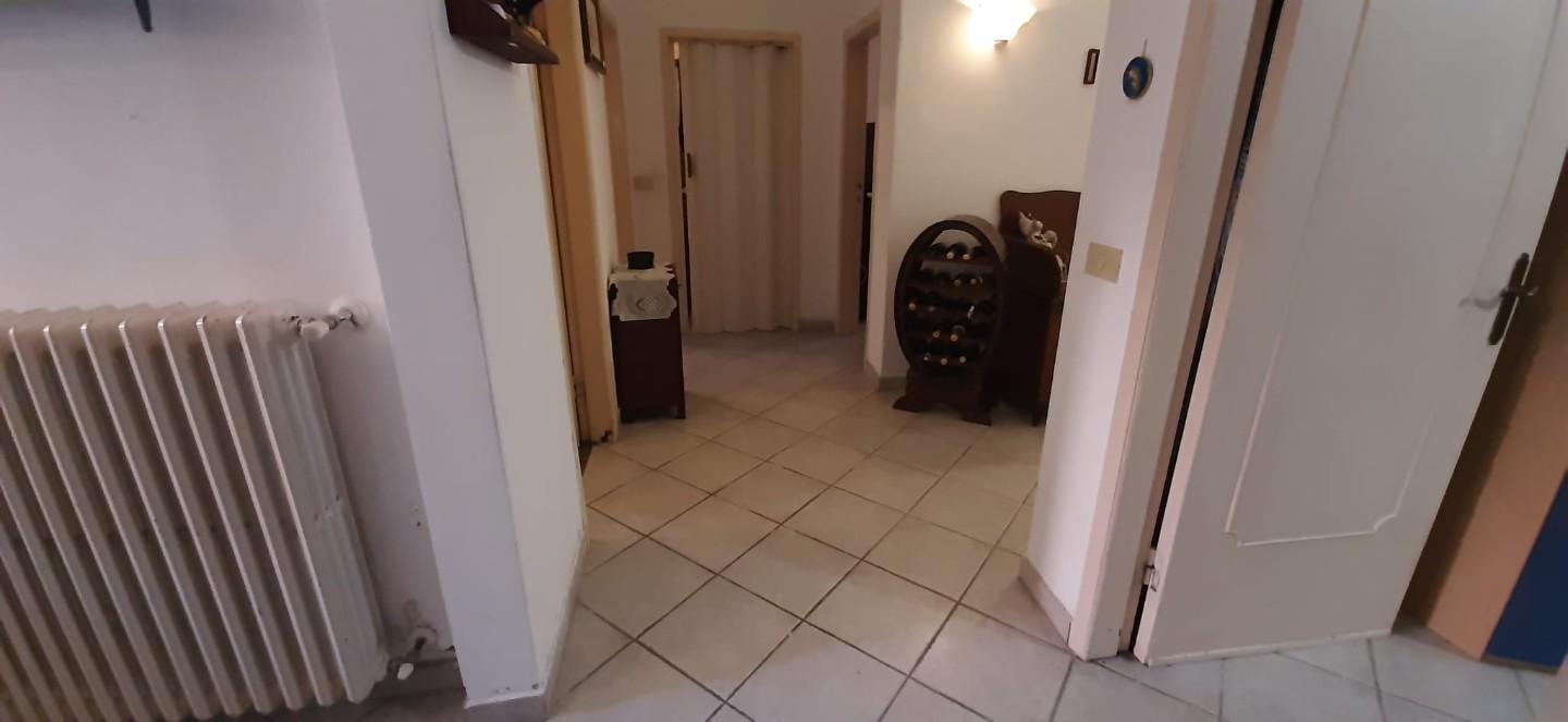Immagine 7 di Appartamento in vendita  a Cecina