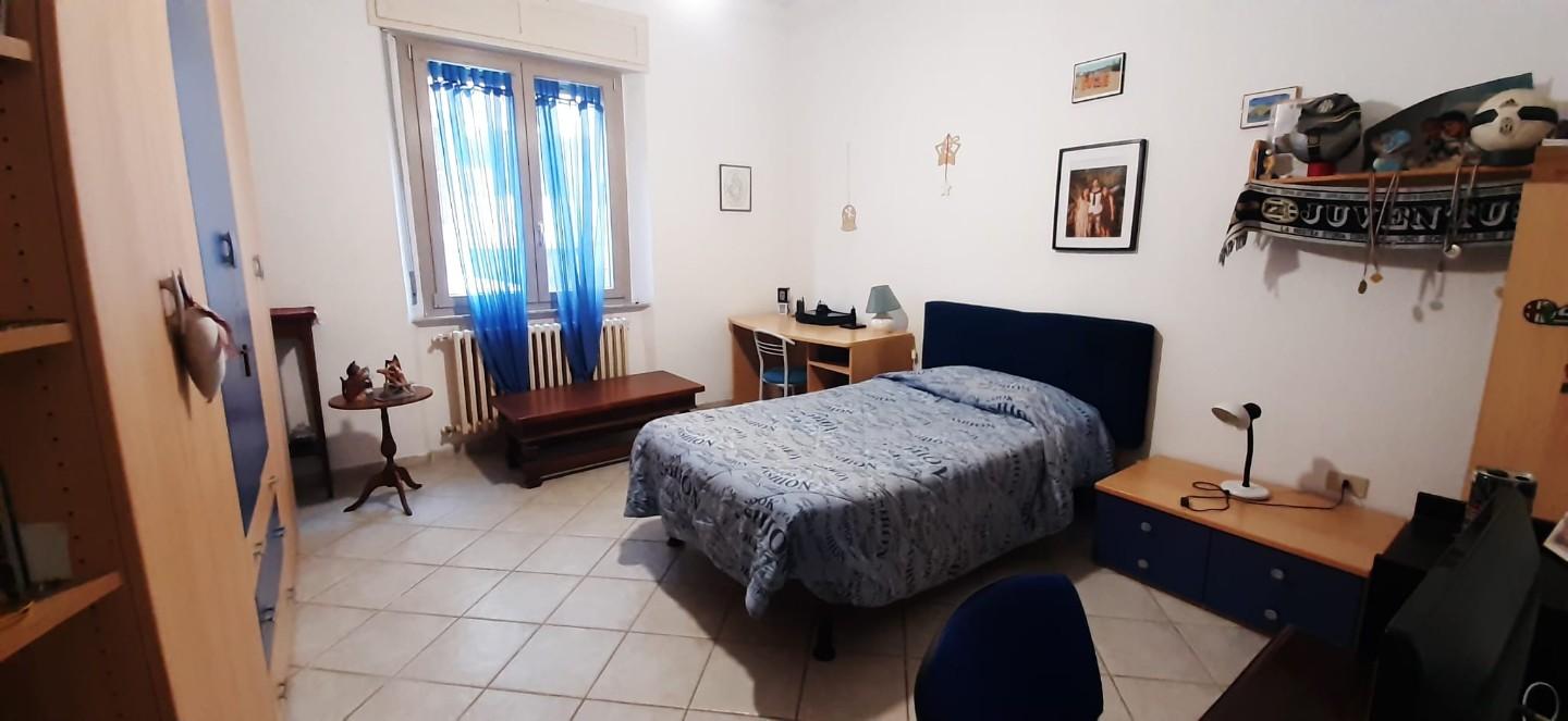 Immagine 5 di Appartamento in vendita  a Cecina