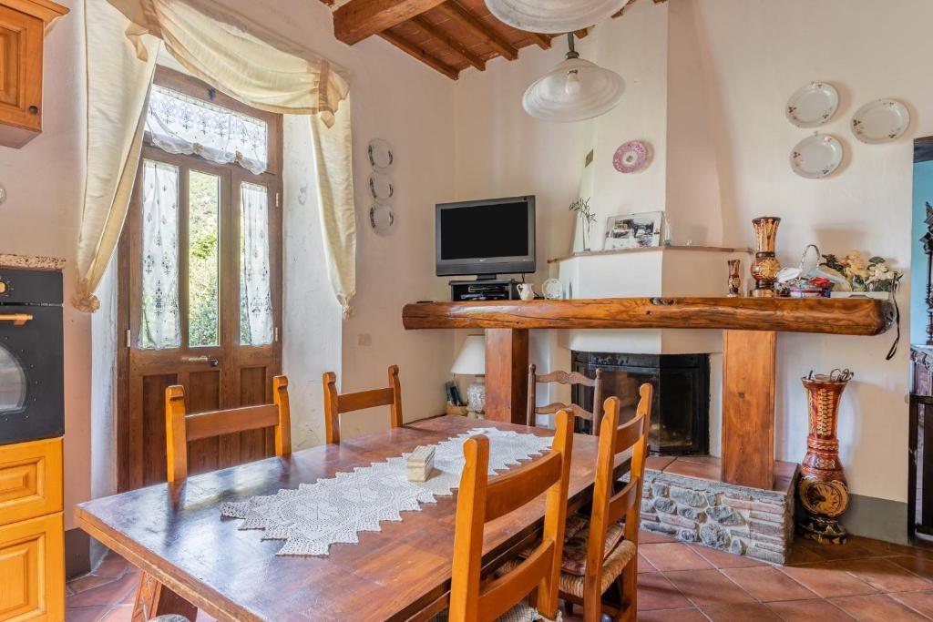 Immagine 2 di Villa in vendita  a Borgo A Mozzano