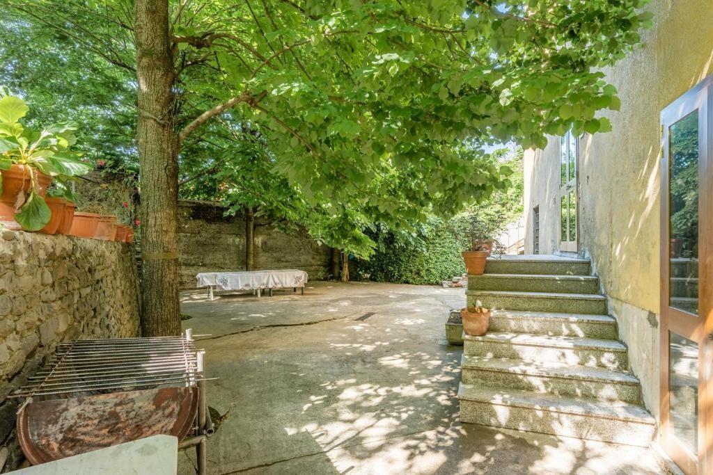 Immagine 18 di Villa in vendita  a Borgo A Mozzano