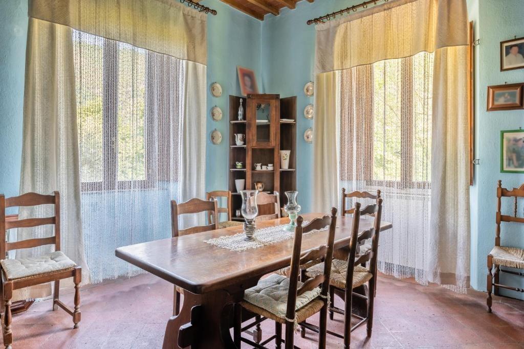 Immagine 4 di Villa in vendita  a Borgo A Mozzano