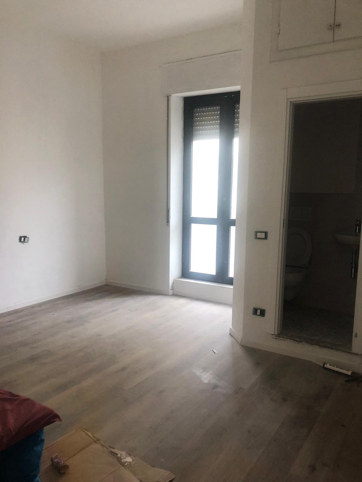 Immagine 11 di Appartamento in vendita  a Viareggio