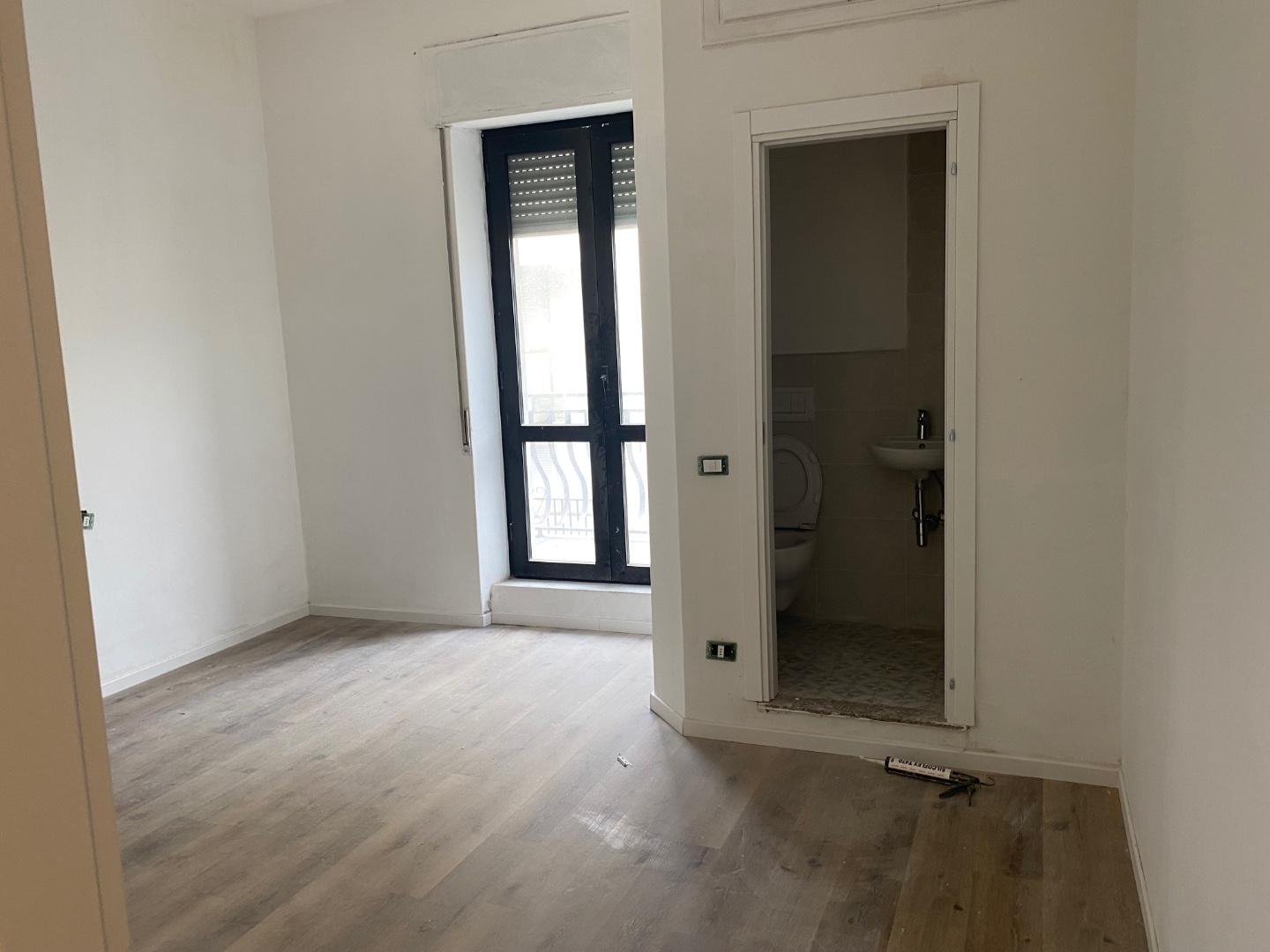 Immagine 15 di Appartamento in vendita  a Viareggio