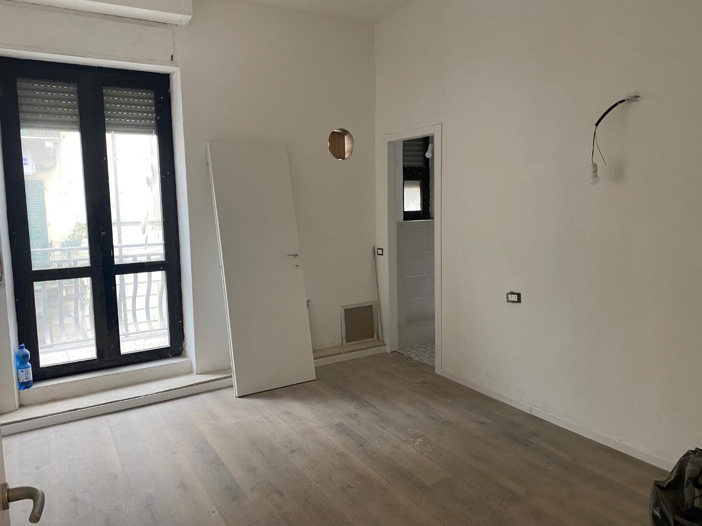 Immagine 17 di Appartamento in vendita  a Viareggio