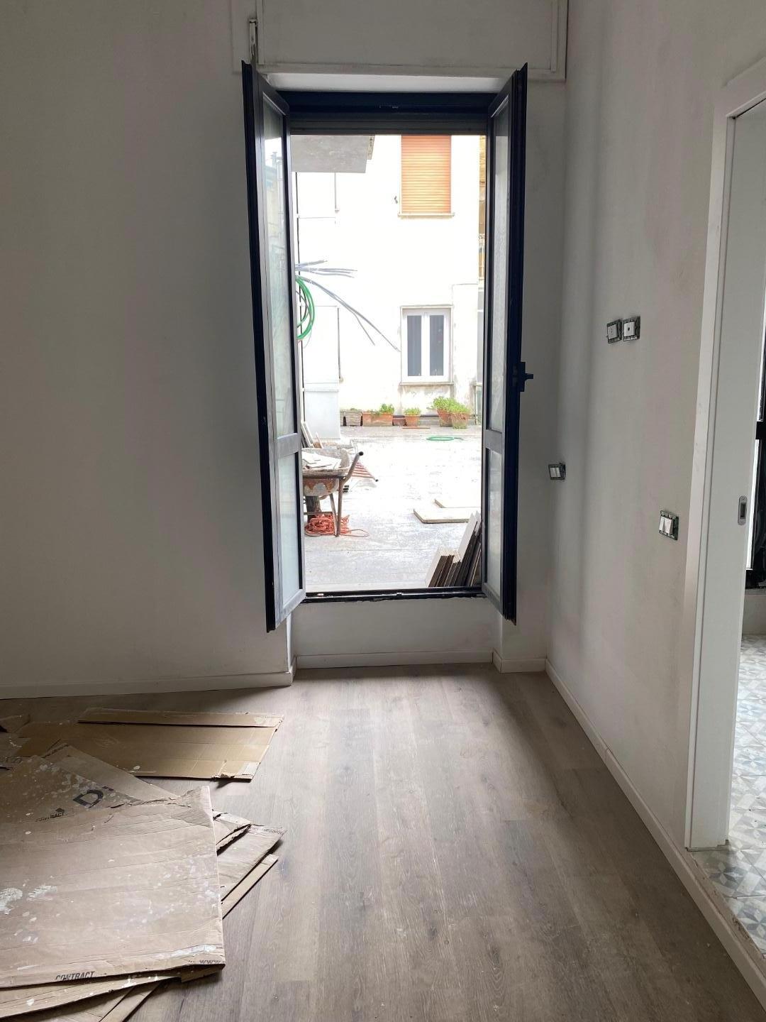 Immagine 18 di Appartamento in vendita  a Viareggio