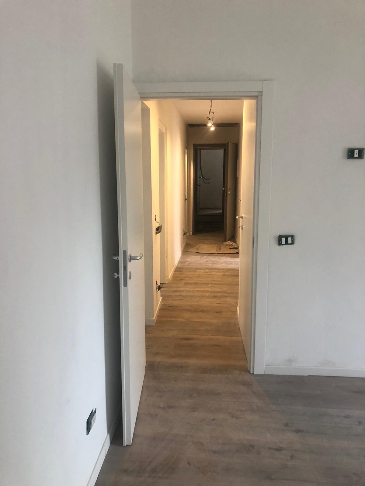 Immagine 13 di Appartamento in vendita  a Viareggio