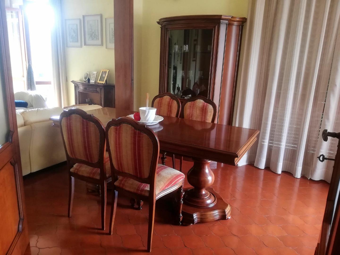 Immagine 3 di Appartamento in vendita  a Massa