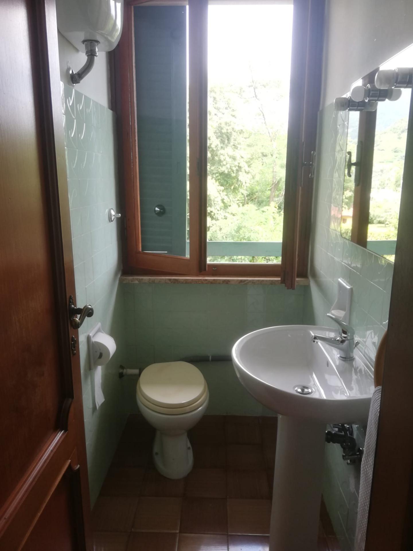 Immagine 16 di Appartamento in vendita  a Massa