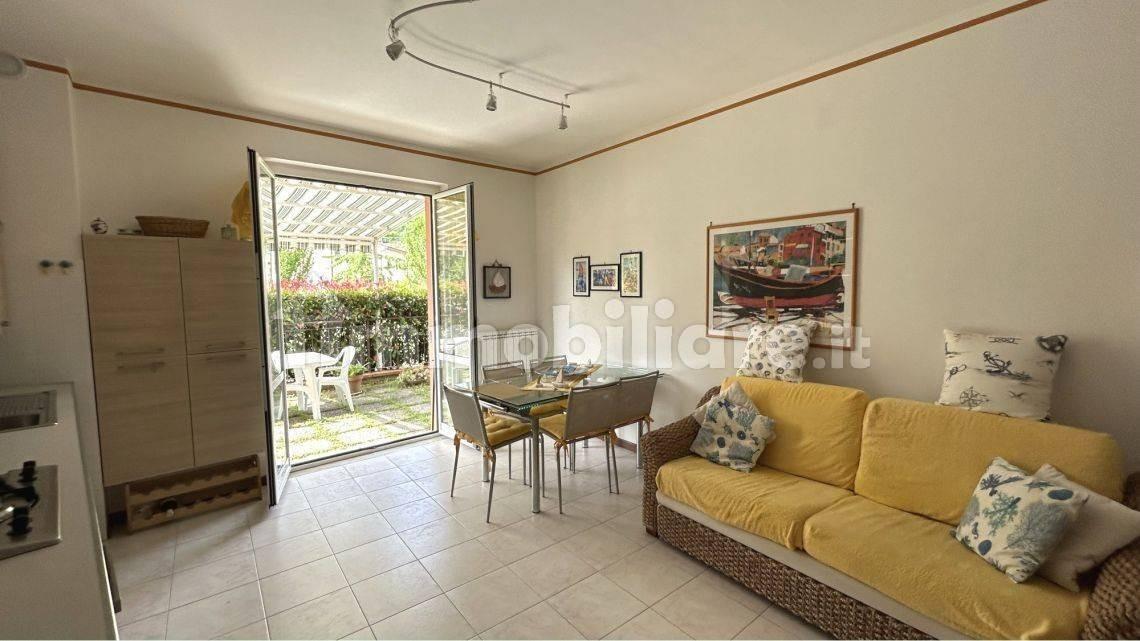 Immagine 20 di Appartamento in vendita  a Ameglia