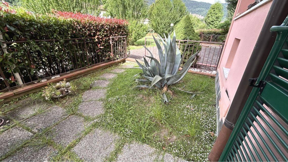 Immagine 8 di Appartamento in vendita  a Ameglia