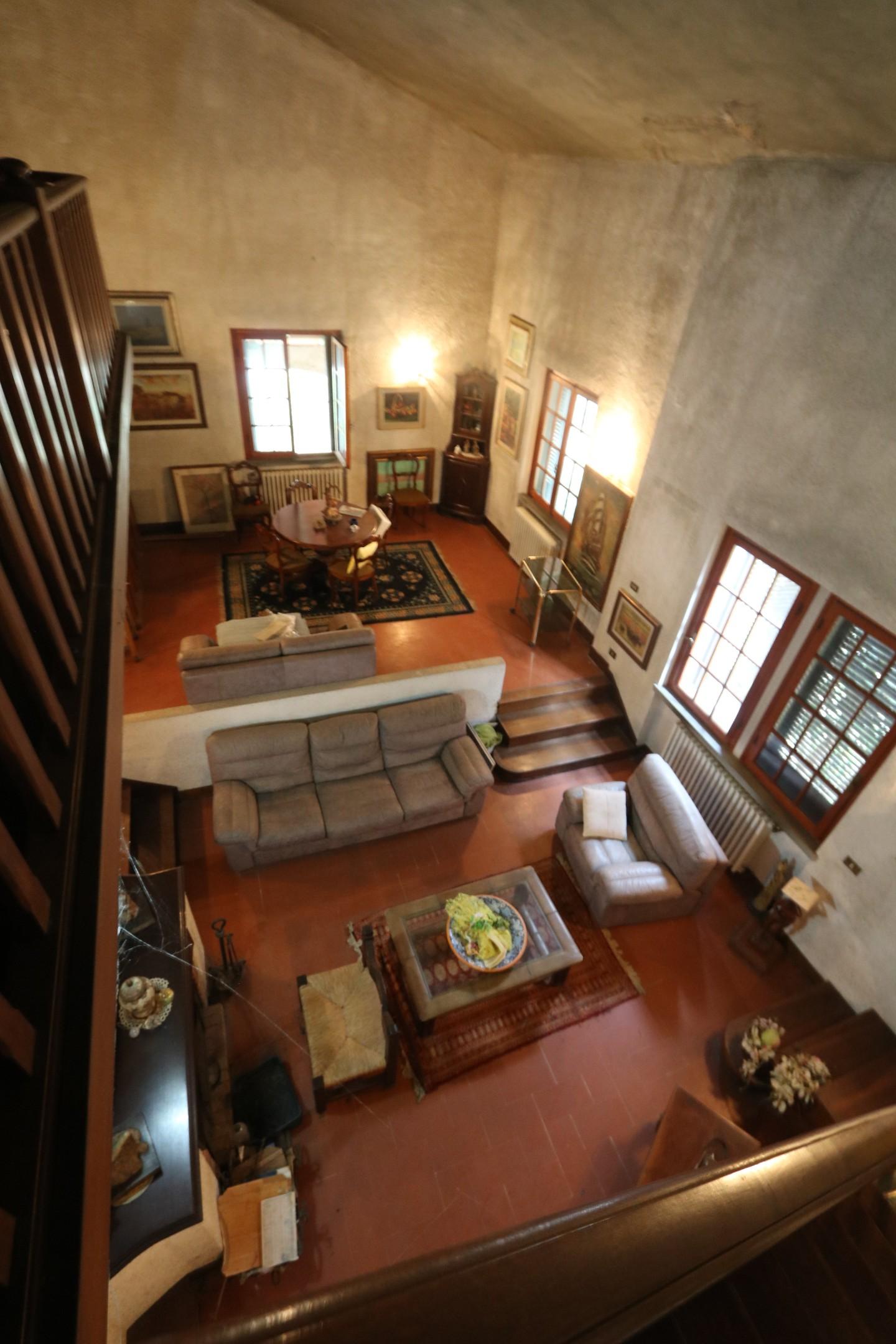 Immagine 8 di Villa in vendita  a Cascina