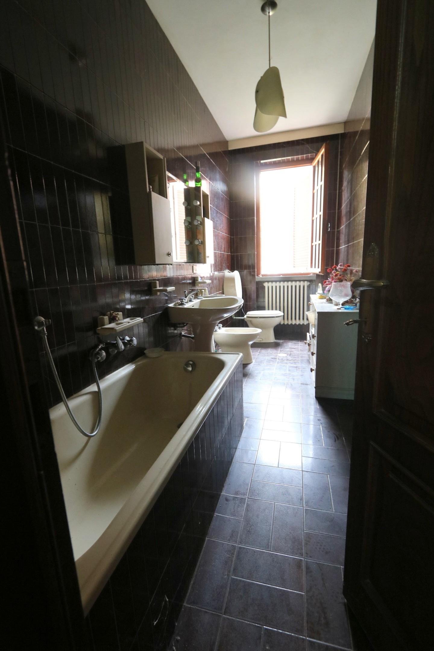 Immagine 13 di Villa in vendita  a Cascina