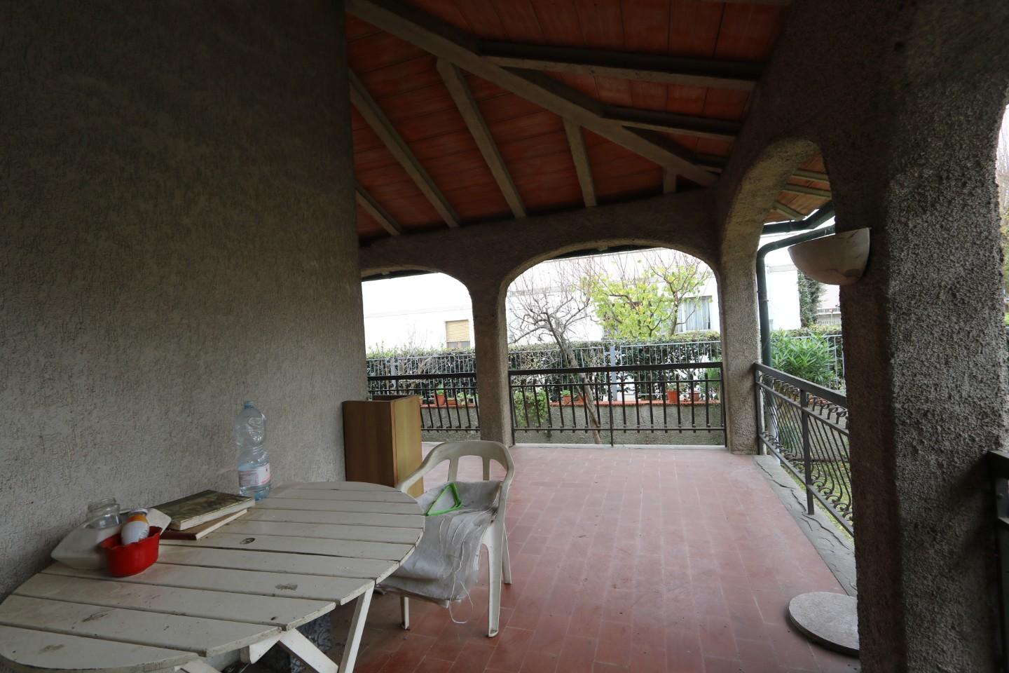 Immagine 16 di Villa in vendita  a Cascina