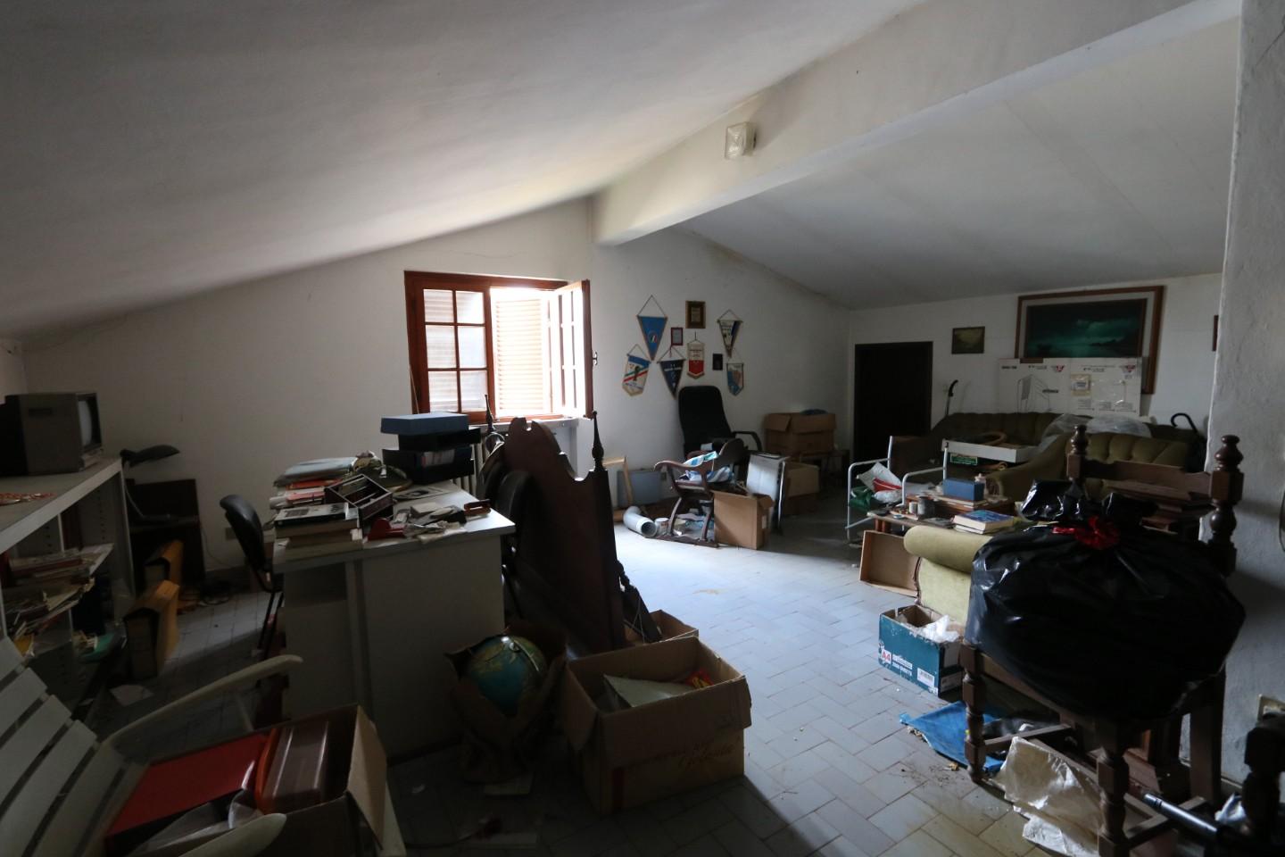 Immagine 14 di Villa in vendita  a Cascina