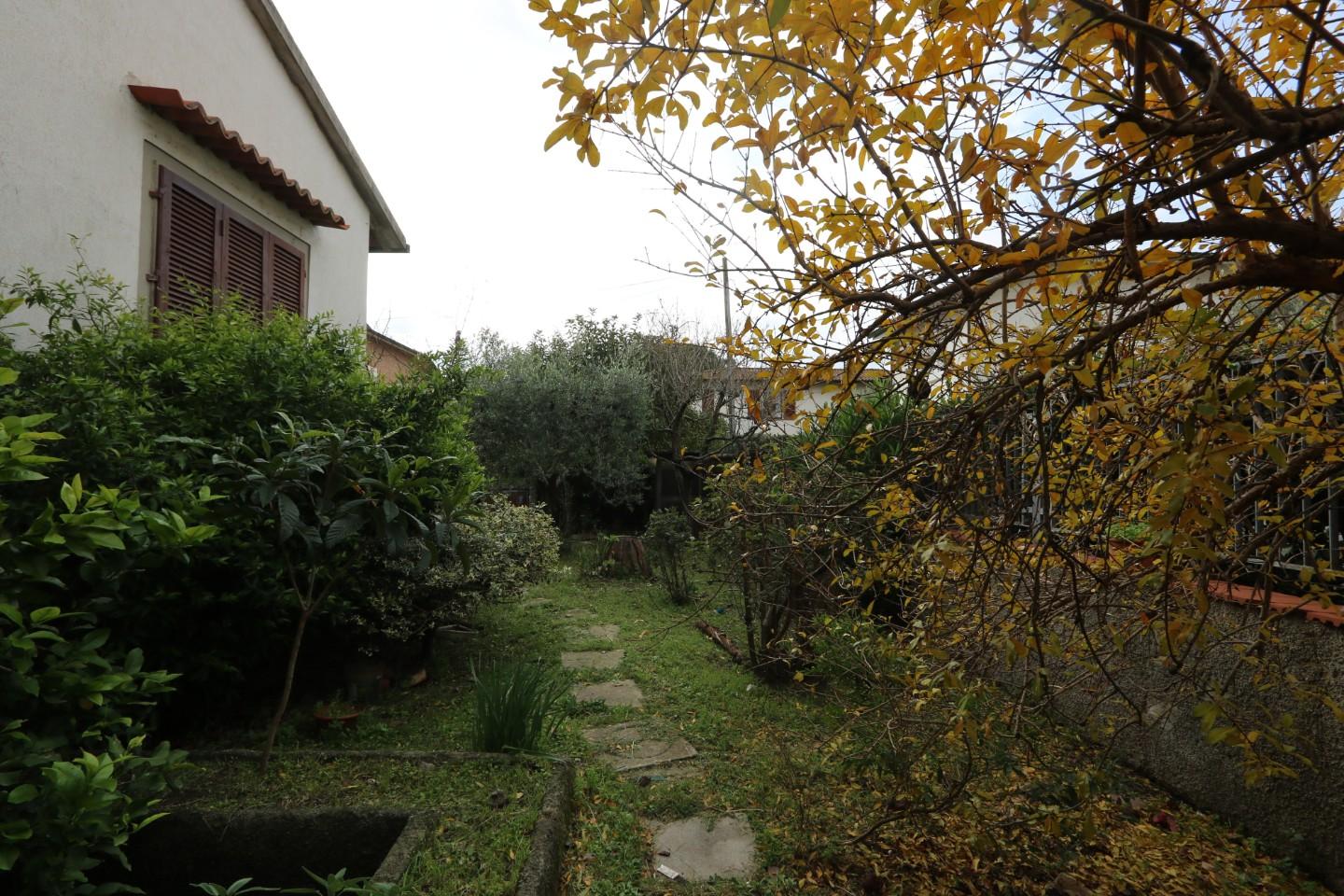 Immagine 22 di Villa in vendita  a Cascina