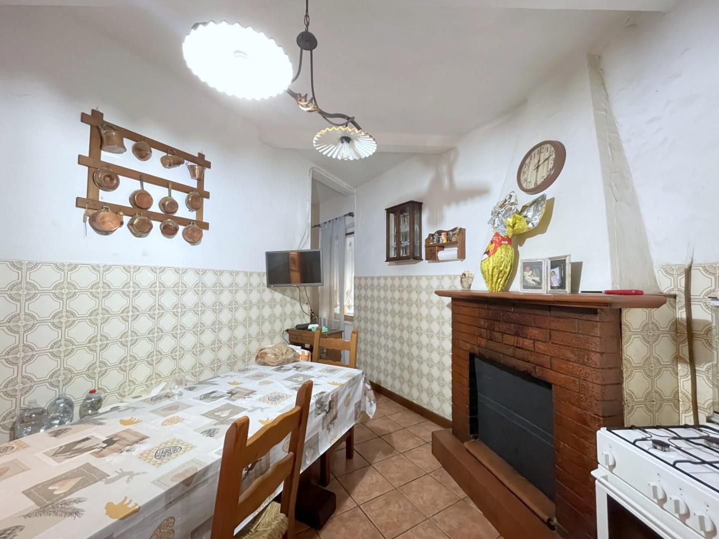 Immagine 5 di Terratetto in vendita  a Montignoso